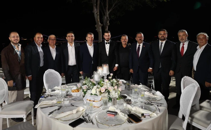 Firdevs & &Ouml;mer Faruk D&uuml;nyaevine girdi