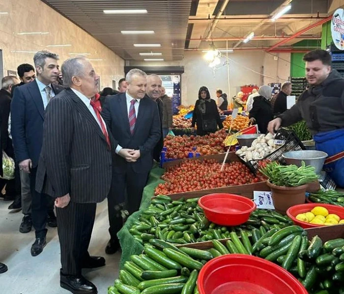 AK Parti&rsquo;den Zeytinburnu&rsquo;nda Yoğun Mesai