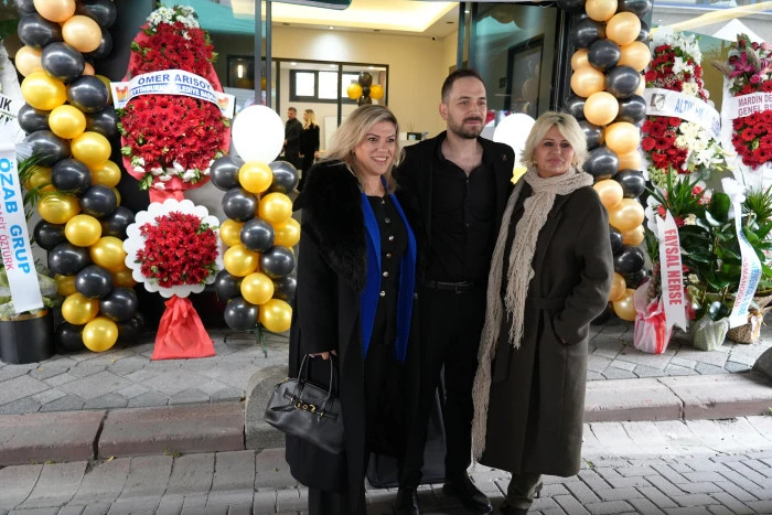 Altın Emlak Zeytinburnu Şubesine G&ouml;rkemli A&ccedil;ılış