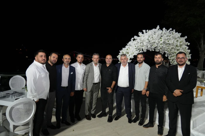 Firdevs & &Ouml;mer Faruk D&uuml;nyaevine girdi