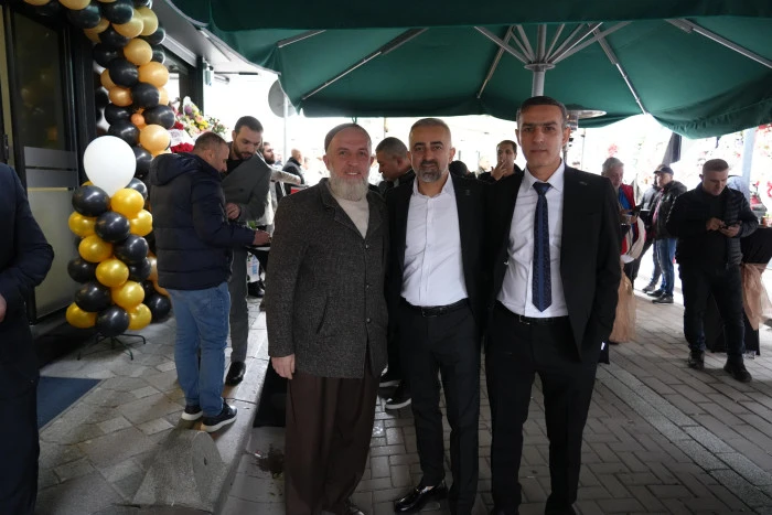 Altın Emlak Zeytinburnu Şubesine G&ouml;rkemli A&ccedil;ılış