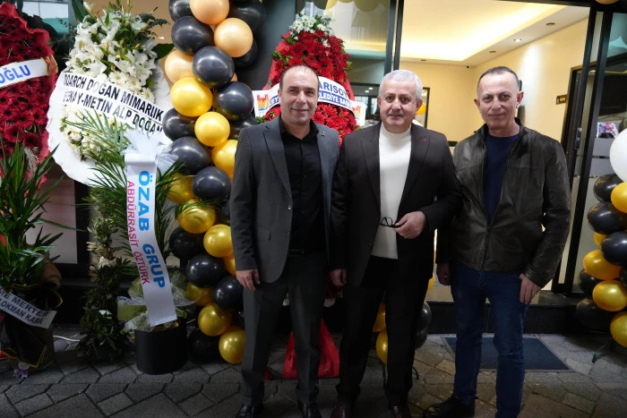 Altın Emlak Zeytinburnu Şubesine G&ouml;rkemli A&ccedil;ılış