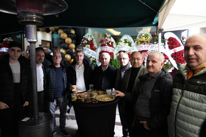 Altın Emlak Zeytinburnu Şubesine G&ouml;rkemli A&ccedil;ılış