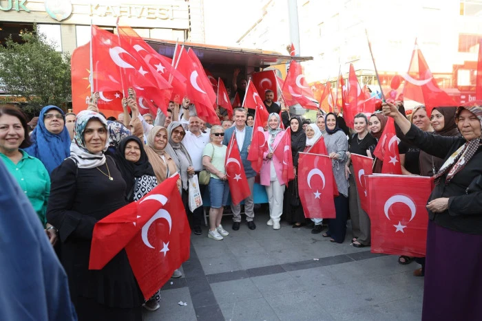 AK Parti Zeytinburnu İl&ccedil;e Başkanlığı&rsquo;ndan Aşure İkramı