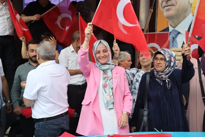 AK Parti Zeytinburnu İl&ccedil;e Başkanlığı&rsquo;ndan Aşure İkramı