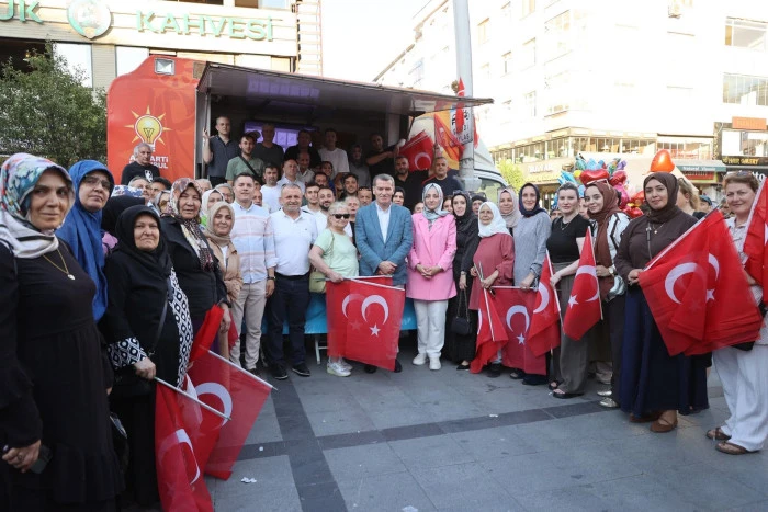 AK Parti Zeytinburnu İl&ccedil;e Başkanlığı&rsquo;ndan Aşure İkramı