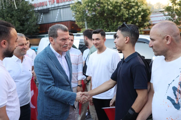 AK Parti Zeytinburnu İl&ccedil;e Başkanlığı&rsquo;ndan Aşure İkramı