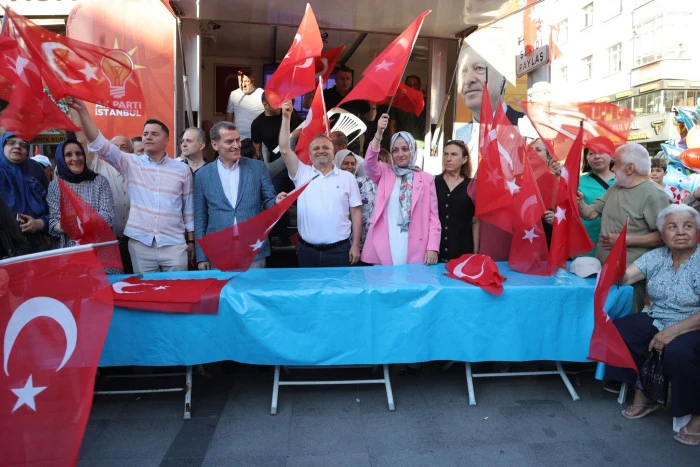 AK Parti Zeytinburnu İl&ccedil;e Başkanlığı&rsquo;ndan Aşure İkramı