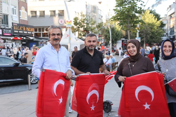 AK Parti Zeytinburnu İl&ccedil;e Başkanlığı&rsquo;ndan Aşure İkramı