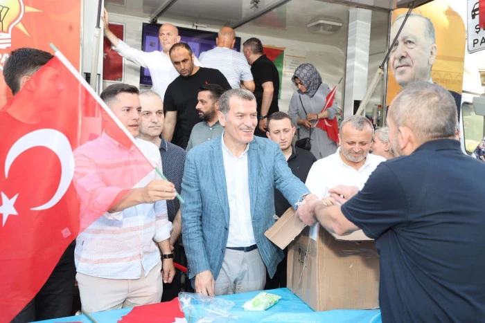 AK Parti Zeytinburnu İl&ccedil;e Başkanlığı&rsquo;ndan Aşure İkramı