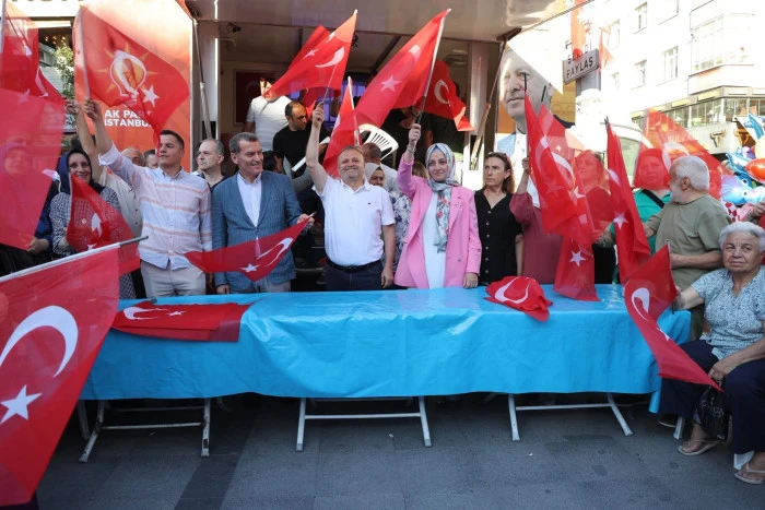 AK Parti Zeytinburnu İl&ccedil;e Başkanlığı&rsquo;ndan Aşure İkramı