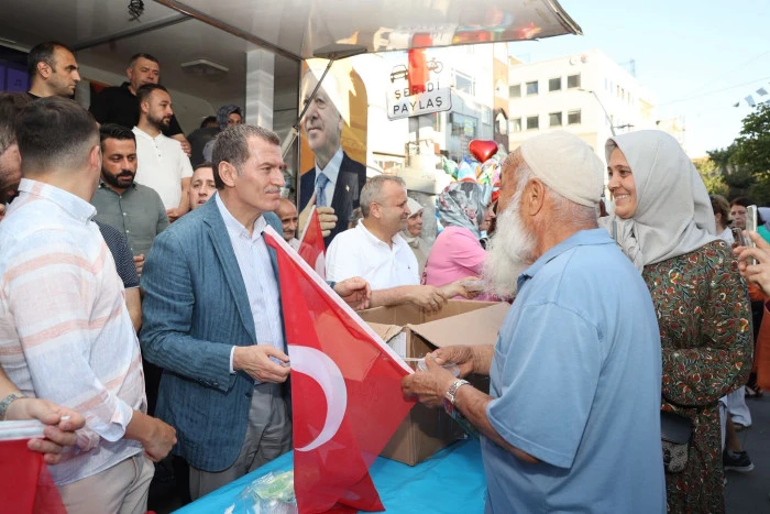 AK Parti Zeytinburnu İl&ccedil;e Başkanlığı&rsquo;ndan Aşure İkramı