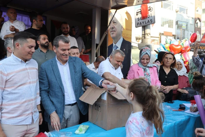 AK Parti Zeytinburnu İl&ccedil;e Başkanlığı&rsquo;ndan Aşure İkramı