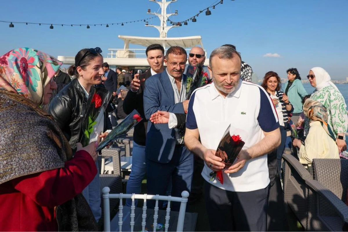 AK Parti Zeytinburnu İl&ccedil;e Başkanlığından Anneler G&uuml;n&uuml;&rsquo;ne &Ouml;zel Boğaz Gezisi