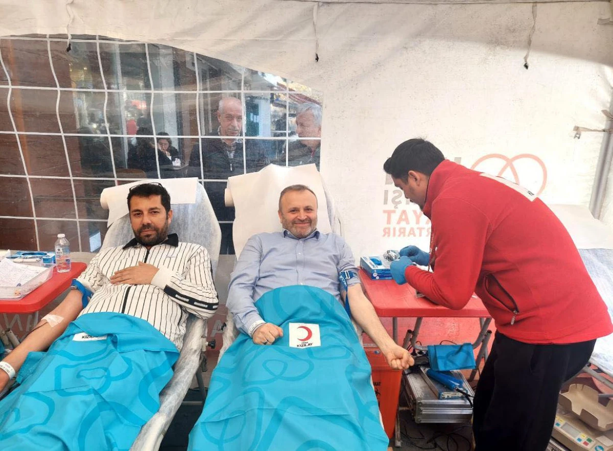 AK Parti Zeytinburnu İl&ccedil;e Başkanlığı&rsquo;ndan Kan Bağışı Kampanyası