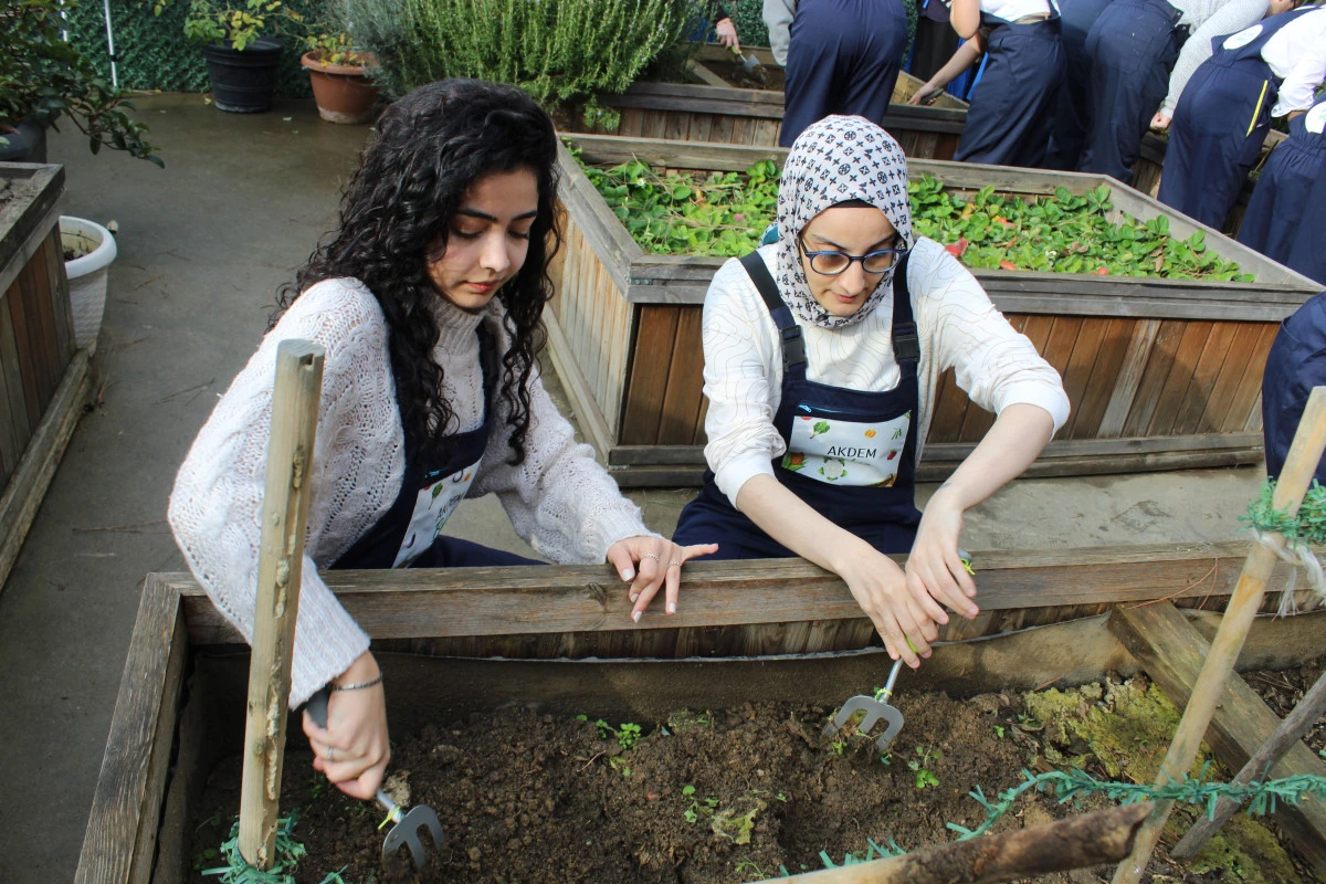 AKDEM&rsquo;de Dayanışma ve Doğayla Temas