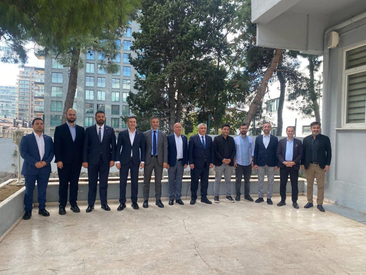 CHP 2. B&ouml;lge İl&ccedil;e Başkanları Zeytinburnu&rsquo;nda Bir Araya Geldi