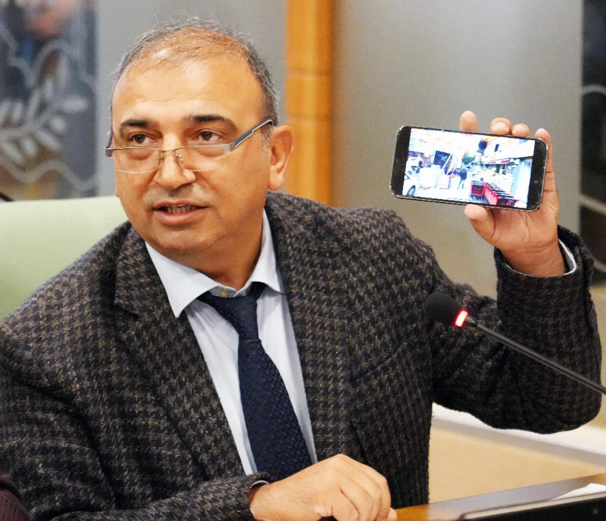 CHP&rsquo;li D&uuml;zg&uuml;n Kaya&rsquo;dan &ldquo;Kaldırım İşgali&rdquo; Tepkisi