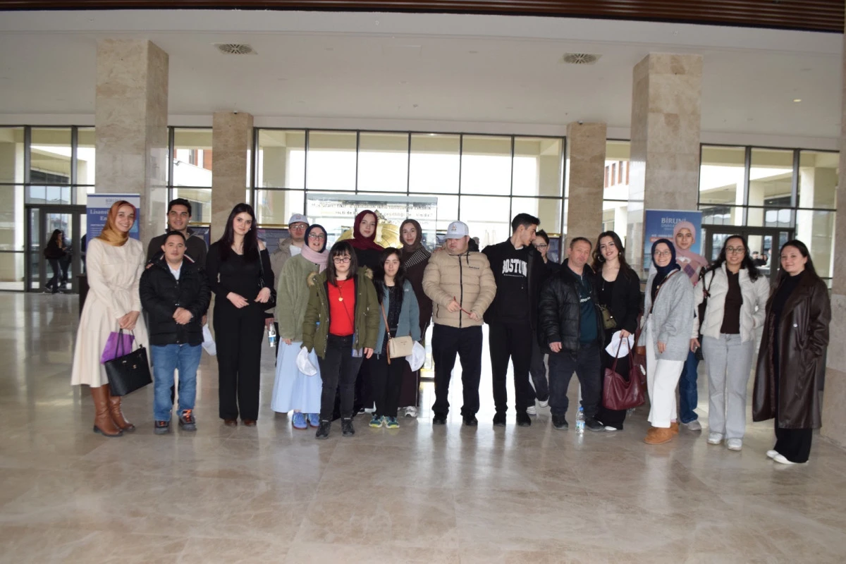 Down Sendromlu Gen&ccedil;ler Kamp&uuml;s Deneyimi Yaşadı