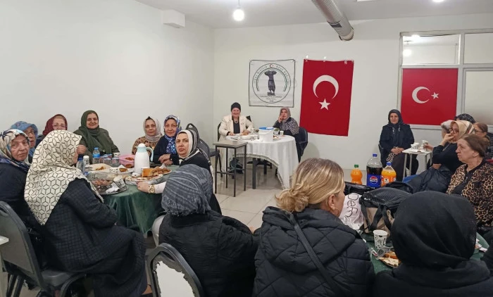 Ilgaz Kıyısın K&ouml;y&uuml; Kadınları Derneği&rsquo;nde Neziha Karakaya G&uuml;ven Tazeledi