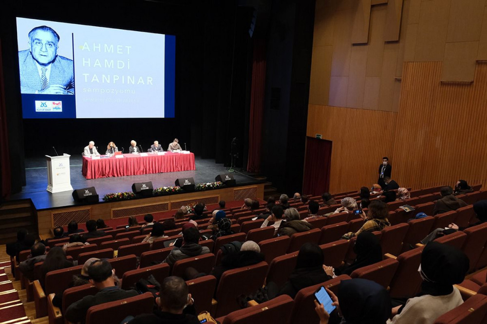 Zeytinburnu’nda “Vefatının 60. Yılı Anısına, Ahmet Hamdi Tanpınar Sempozyumu” Gerçekleştirildi